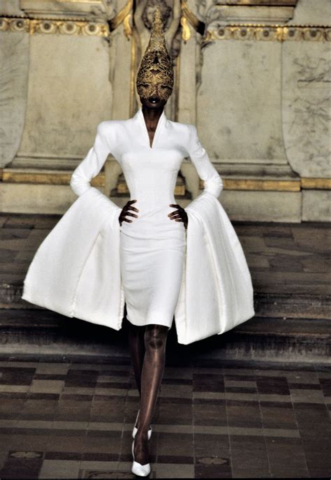 givenchy couture designer susanne|givenchy photoshoot.